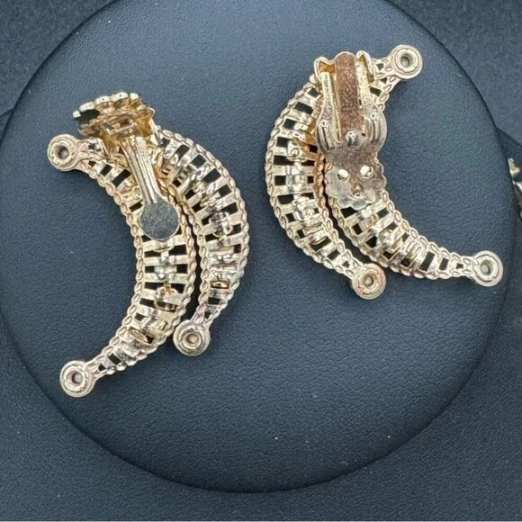 Vintage Stunning Crystal Rhinestone and Pearl Bib Necklace and Earring Set - Picture 7 of 16